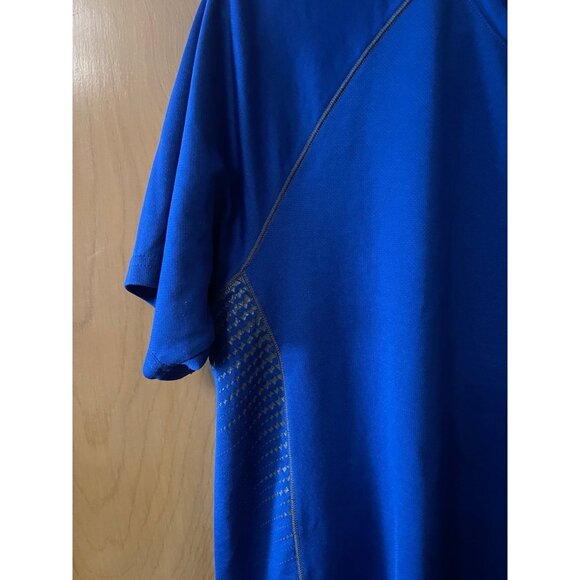 Under Armour - Heat Gear - Loose Fit - Medium - Picture 4 of 7